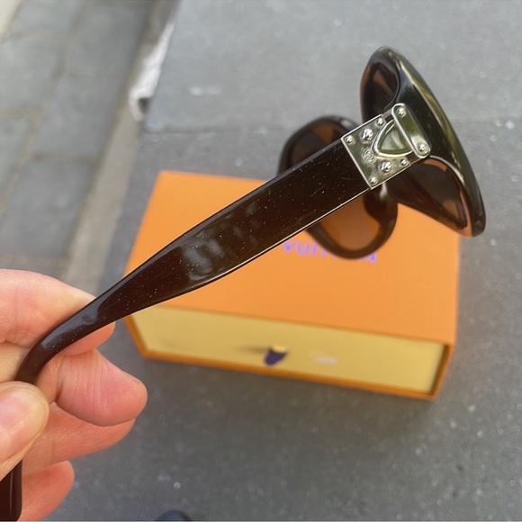 Louis Vuitton Black large frame sunglasses with silver sparkles w/unbranded box - Picture 5 of 9